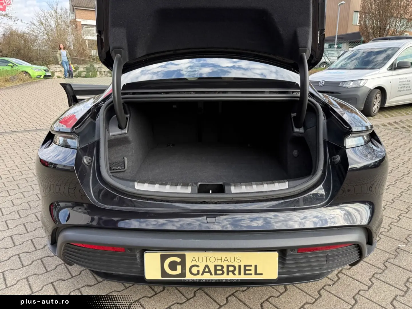 PORSCHE Taycan 4 S InooDrive Pano Keyless BFDisplay 21