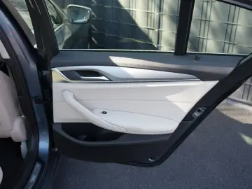 BMW 520d XDrive LASER HEADUP ACC DDC ABL STANDHZG