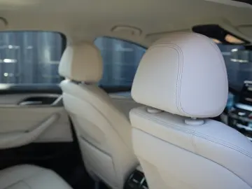 BMW 520d XDrive LASER HEADUP ACC DDC ABL STANDHZG