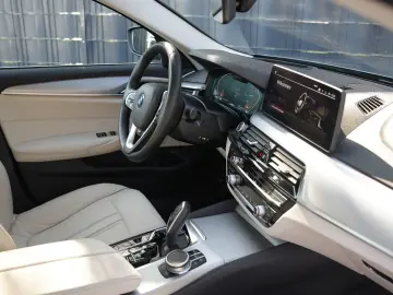 BMW 520d XDrive LASER HEADUP ACC DDC ABL STANDHZG