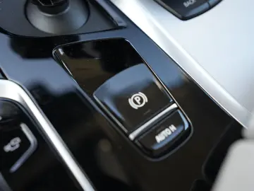 BMW 520d XDrive LASER HEADUP ACC DDC ABL STANDHZG