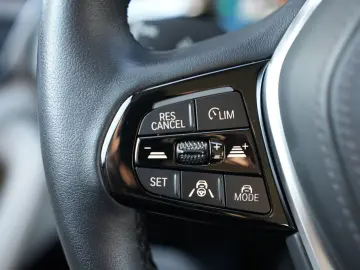 BMW 520d XDrive LASER HEADUP ACC DDC ABL STANDHZG