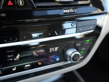 BMW 520d XDrive LASER HEADUP ACC DDC ABL STANDHZG