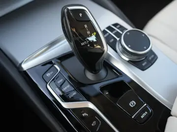 BMW 520d XDrive LASER HEADUP ACC DDC ABL STANDHZG