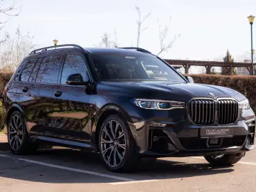 BMW X7 xDrive40d_M-Paket_AHK_Laser_Head-Up_ACC_H&K