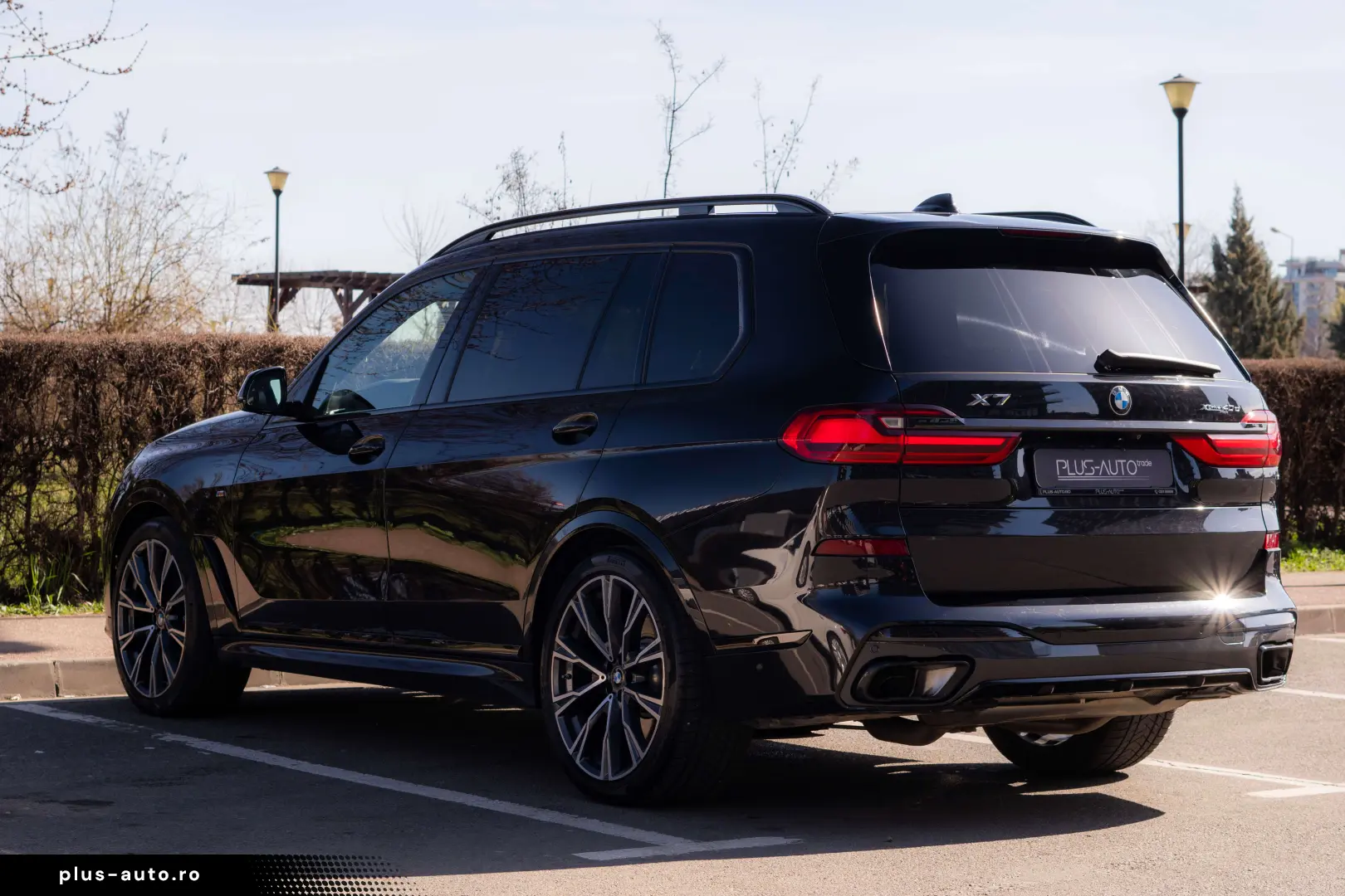 BMW X7 xDrive40d_M-Paket_AHK_Laser_Head-Up_ACC_H&K