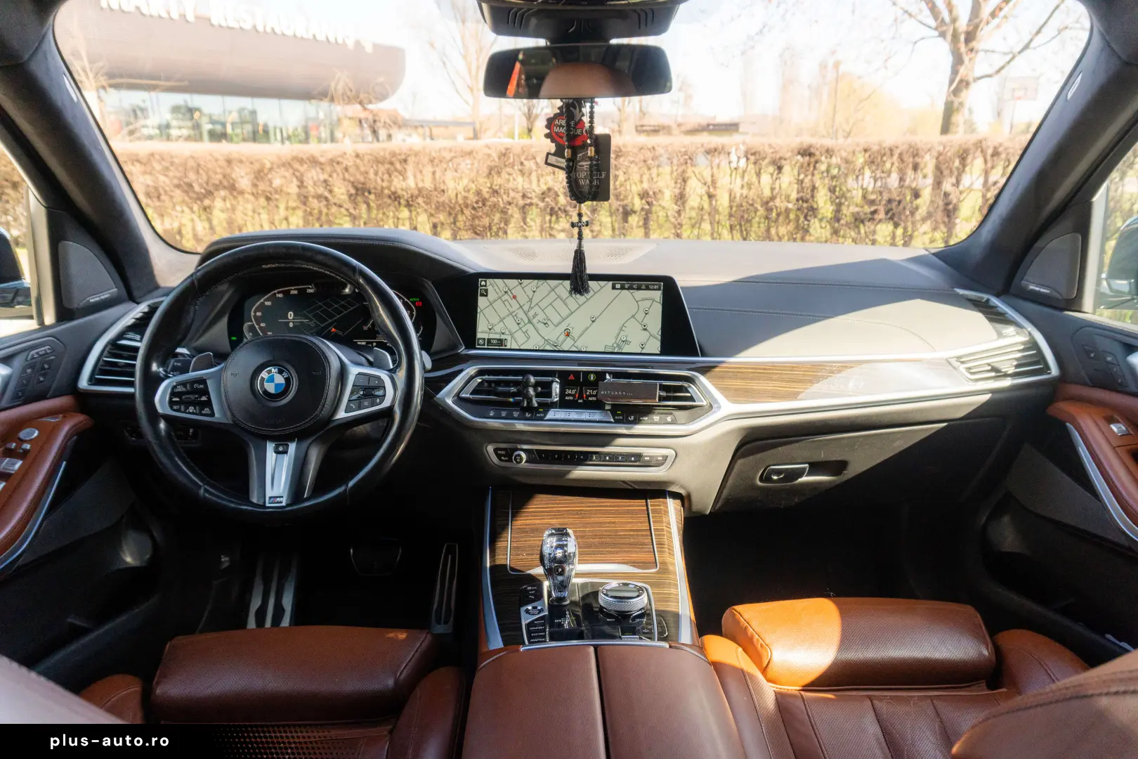 BMW X7 xDrive40d_M-Paket_AHK_Laser_Head-Up_ACC_H&K