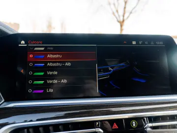 BMW X7 xDrive40d_M-Paket_AHK_Laser_Head-Up_ACC_H&K