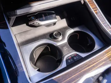 BMW X7 xDrive40d_M-Paket_AHK_Laser_Head-Up_ACC_H&K