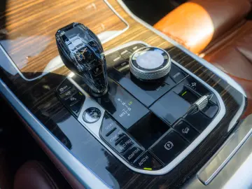 BMW X7 xDrive40d_M-Paket_AHK_Laser_Head-Up_ACC_H&K