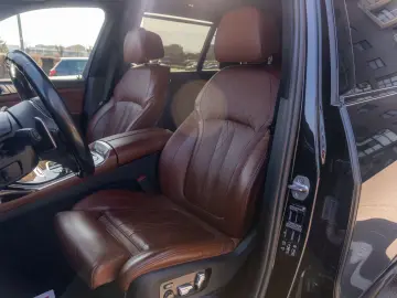 BMW X7 xDrive40d_M-Paket_AHK_Laser_Head-Up_ACC_H&K