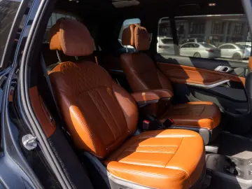 BMW X7 xDrive40d_M-Paket_AHK_Laser_Head-Up_ACC_H&K