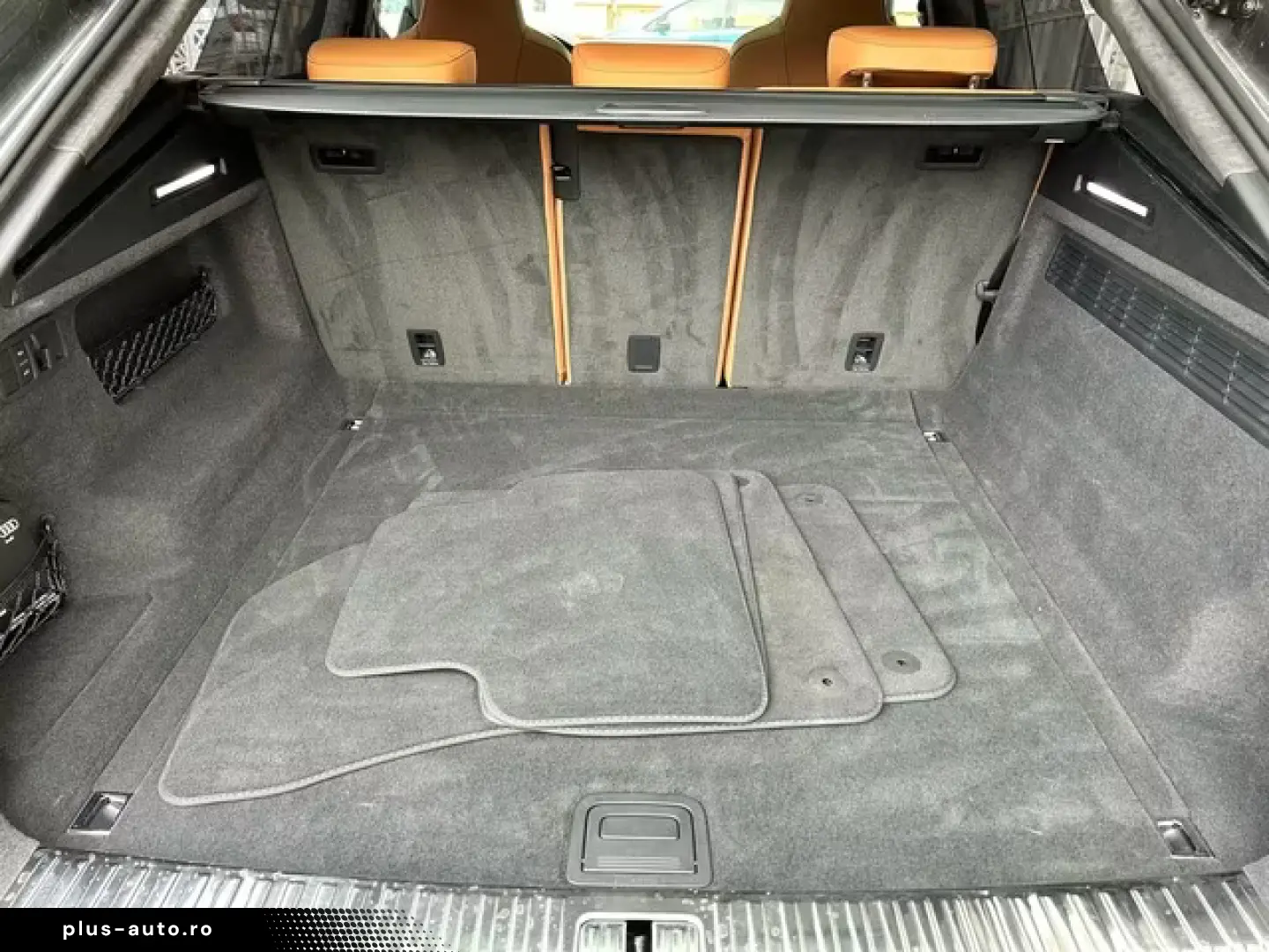 Audi RSQ8 4.0 TFSI QUT MATRIX PANO CARBON HUD 360