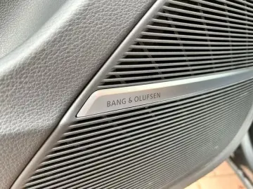 Audi RSQ8 4.0 TFSI QUT MATRIX PANO CARBON HUD 360