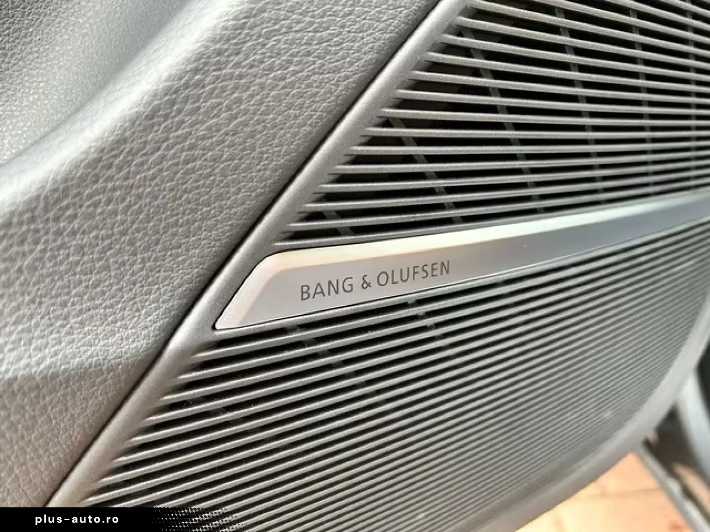 Audi RSQ8 4.0 TFSI QUT MATRIX PANO CARBON HUD 360