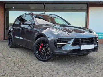 PORSCHE Macan GTS
