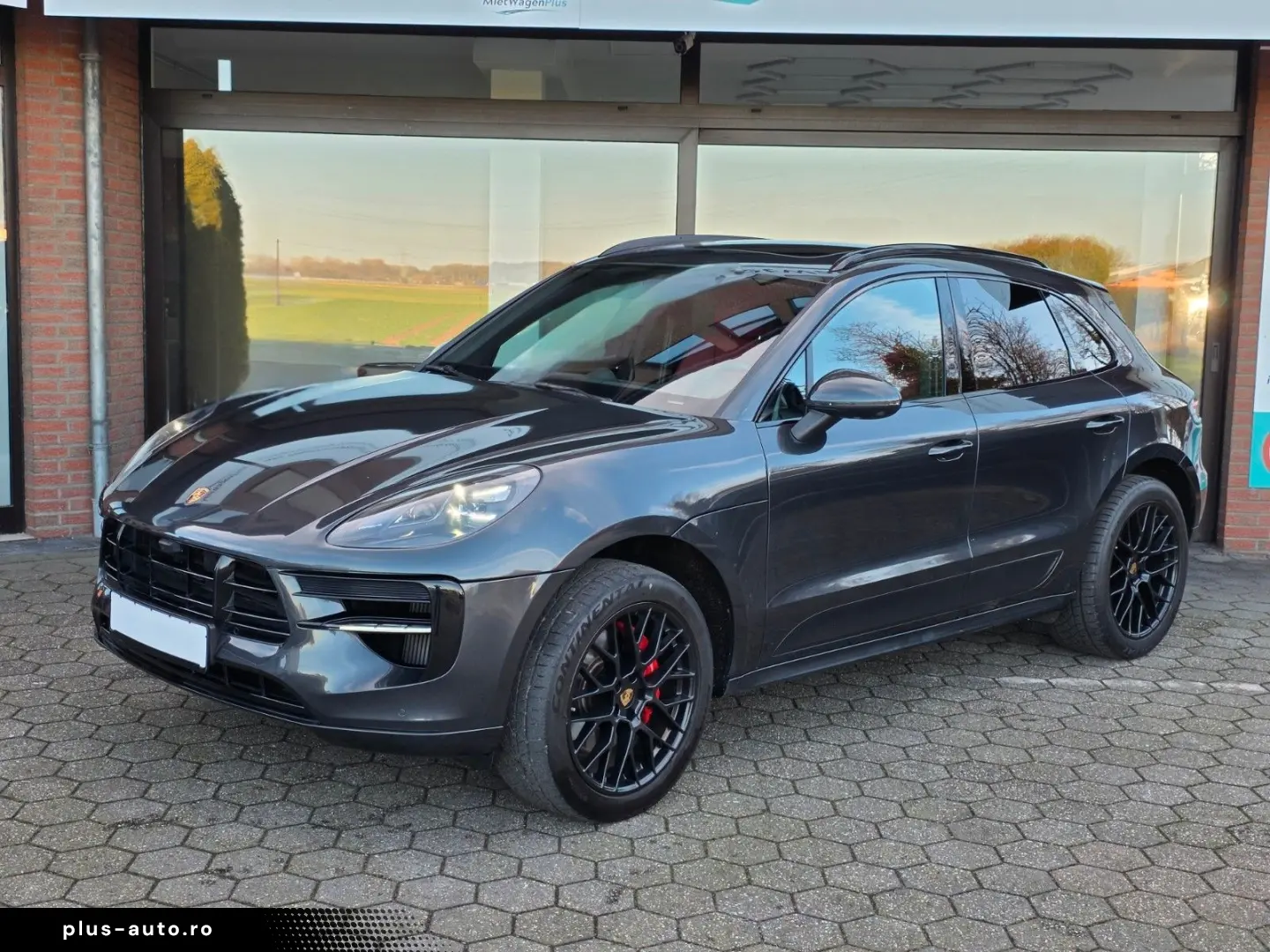PORSCHE Macan GTS