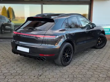PORSCHE Macan GTS