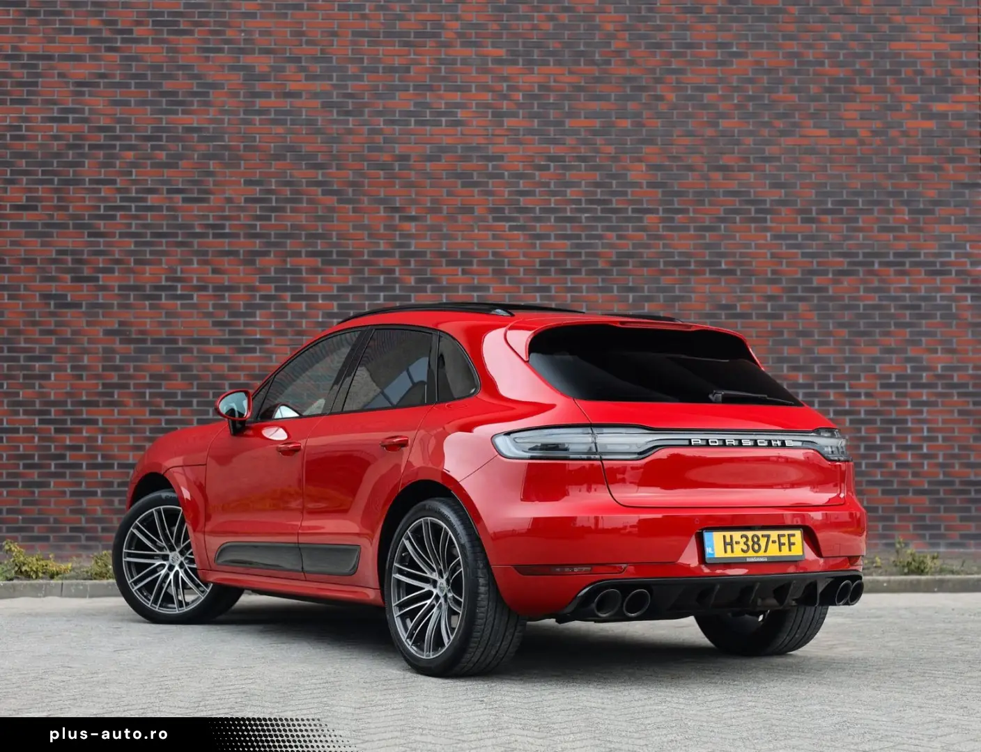 PORSCHE Macan