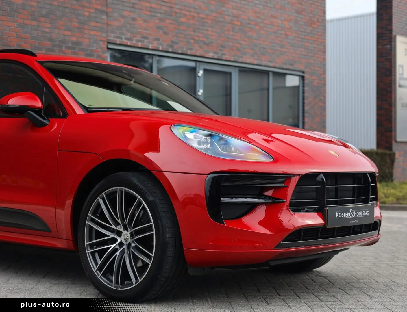 PORSCHE Macan