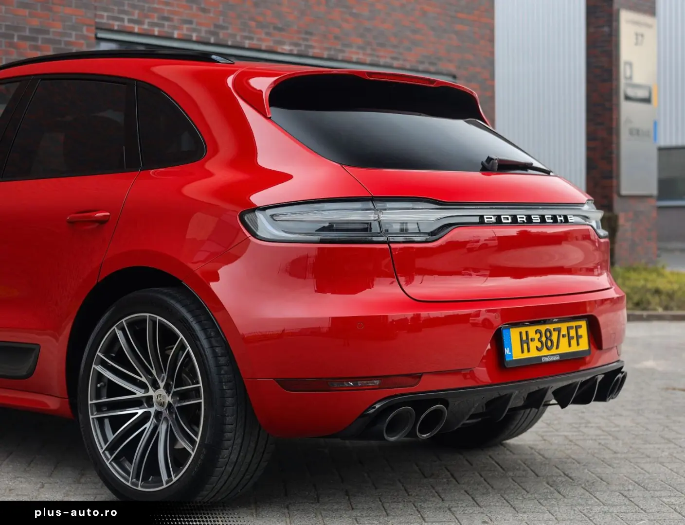 PORSCHE Macan