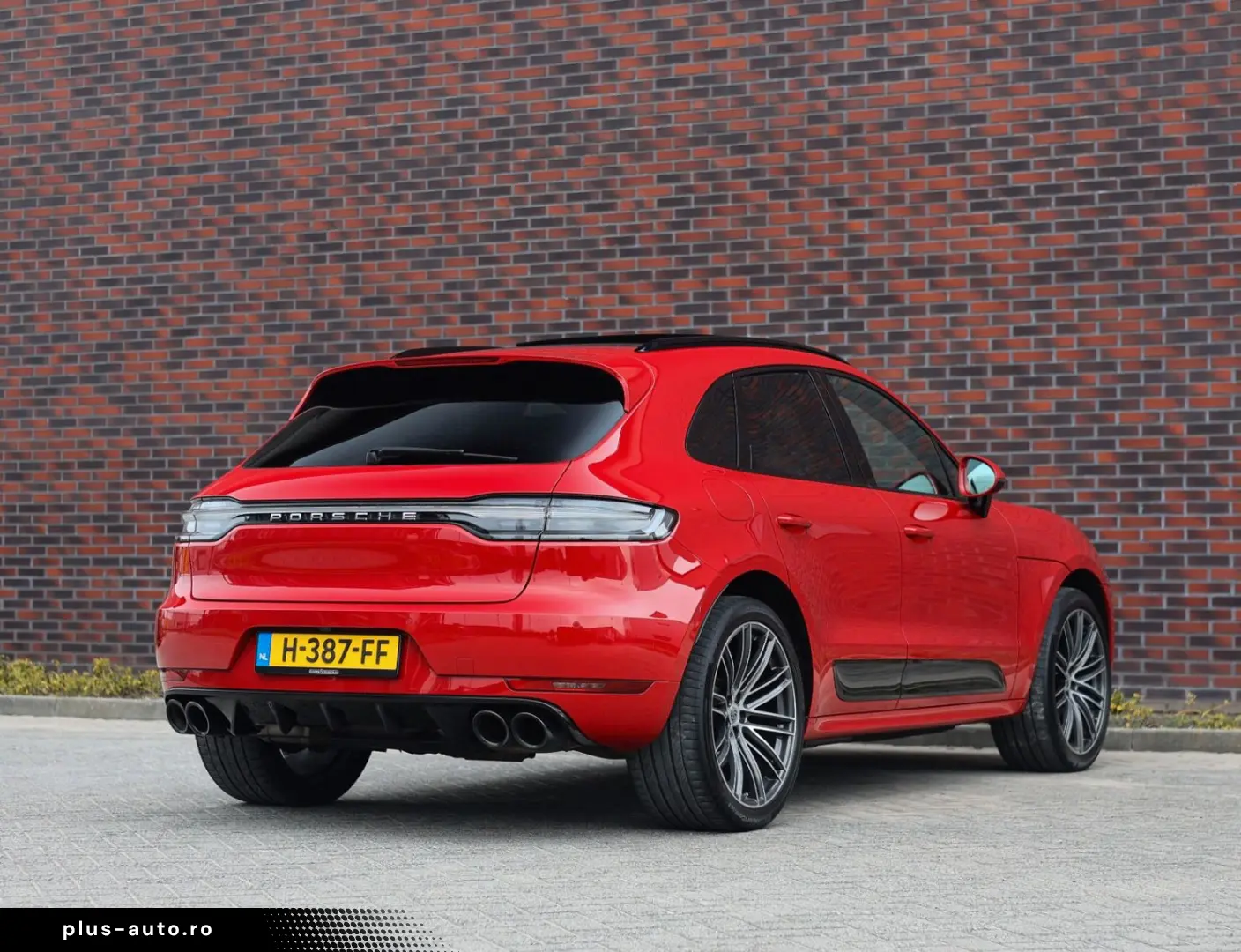 PORSCHE Macan