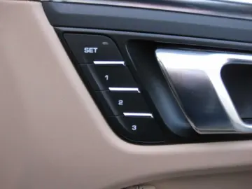 PORSCHE Macan PDK 1HD dt.Fzg. Top Ausst.