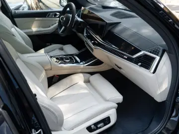 BMW X7 M60i EX.DRIVE.MASSAGE.SKY.SOFTCL.360 .AHK