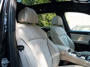 BMW X7 M60i EX.DRIVE.MASSAGE.SKY.SOFTCL.360 .AHK