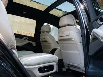 BMW X7 M60i EX.DRIVE.MASSAGE.SKY.SOFTCL.360 .AHK