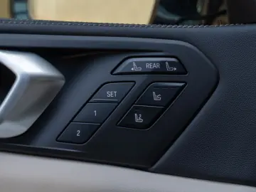 BMW X7 M60i EX.DRIVE.MASSAGE.SKY.SOFTCL.360 .AHK