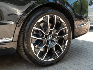 BMW X7 M60i EX.DRIVE.MASSAGE.SKY.SOFTCL.360 .AHK