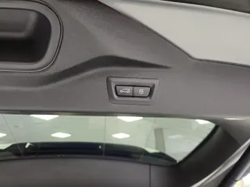 BMW X7 M60 i PANO-SKY B&W HUD KRISTALL 6-SITZ 360