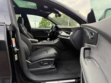 Audi RS Q8 TFSI quattro tiptronic  1. Hand  Pano  AHK