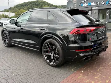Audi RS Q8 TFSI quattro tiptronic  1. Hand  Pano  AHK