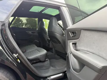 Audi RS Q8 TFSI quattro tiptronic  1. Hand  Pano  AHK