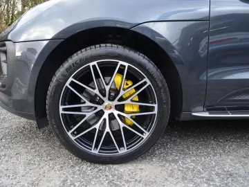 PORSCHE Macan Macan 2.0    PANO   18-WAY SEATS   21 INCH