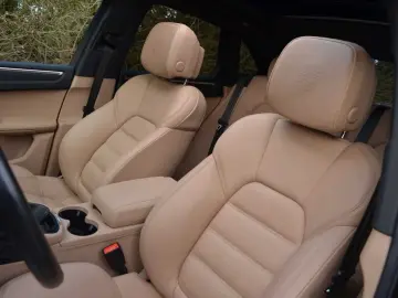 PORSCHE Macan Macan 2.0    PANO   18-WAY SEATS   21 INCH
