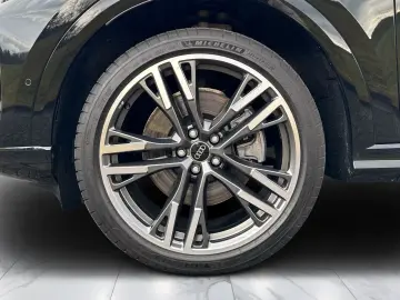 Audi Q5 TDI S-Tronic Edition One 21 S seats Panoramic