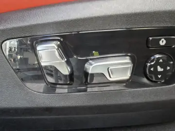 BMW X6 M Competition AHK Sky Sitzlüft B&W ACC UPE196