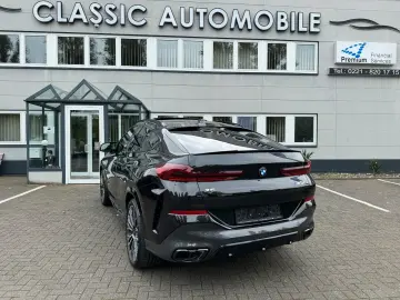 BMW X6 M60i xDrive  M Sitze Integral Pan NP 150.000€