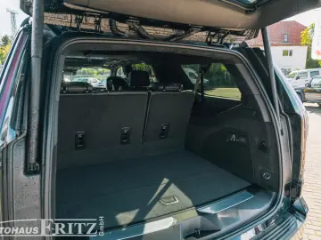 Cadillac Escalade ESV Sport Platinum - 6 2l V8 TV MY26