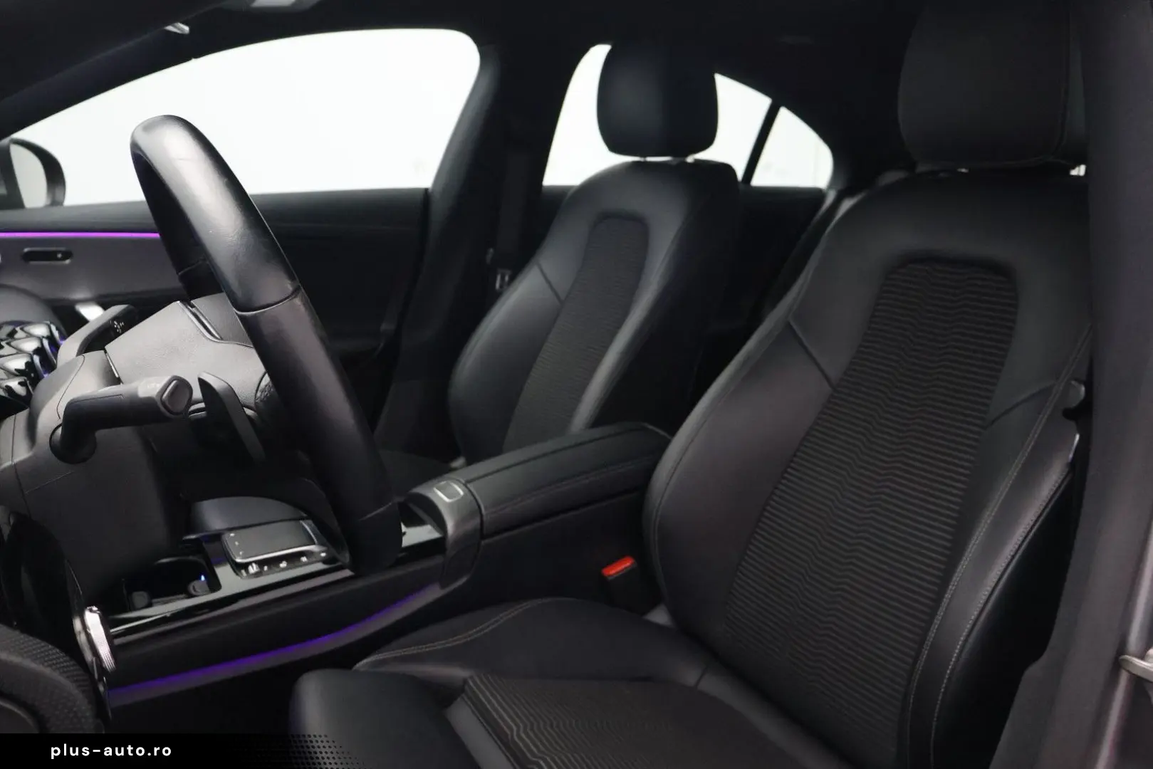 MERCEDES-BENZ CLA 180 Business Solution Luxury