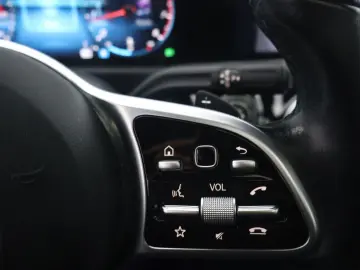 MERCEDES-BENZ CLA 180 Business Solution Luxury