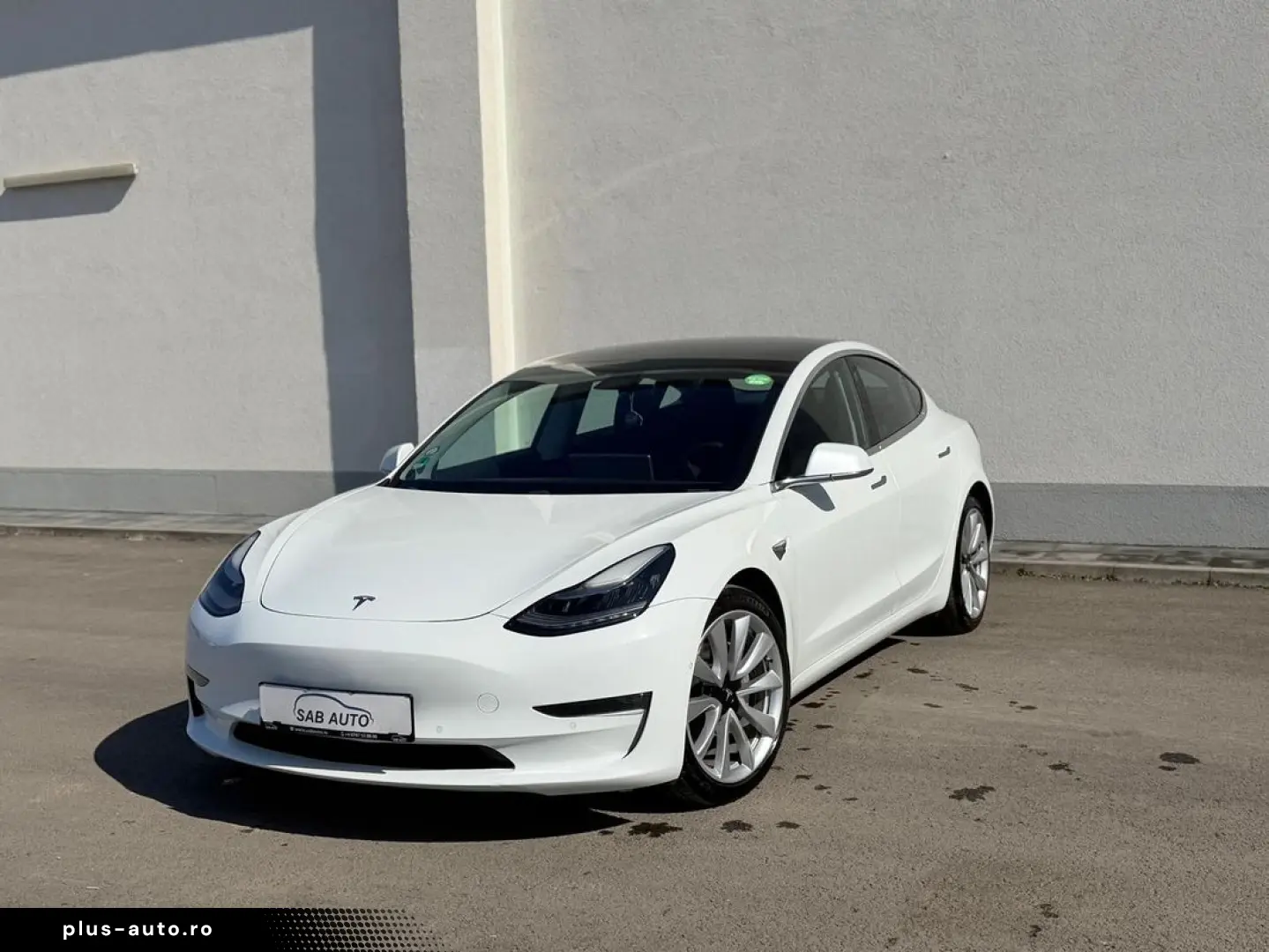 Tesla MODEL-3