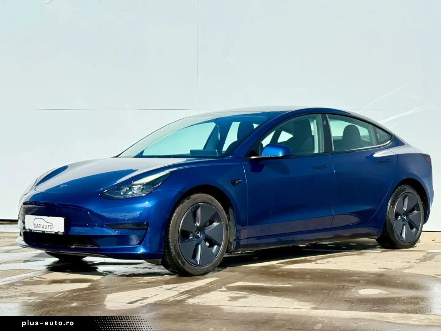 Tesla MODEL-3