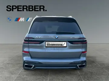 BMW X7 xD40i AirSusp Massage Ventil SoftClo IcGlow 6Seats
