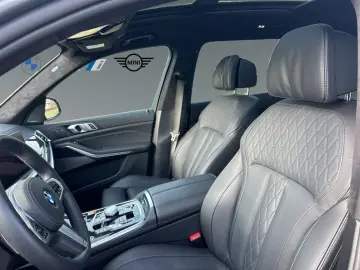 BMW X7 xD40i AirSusp Massage Ventil SoftClo IcGlow 6Seats