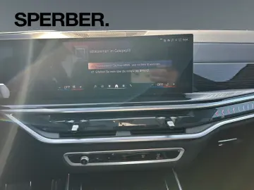 BMW X7 xD40i AirSusp Massage Ventil SoftClo IcGlow 6Seats