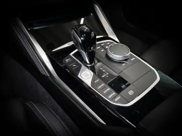 BMW M440i xDrive M-Sport 19  Aut Navi HuD Laser AHK